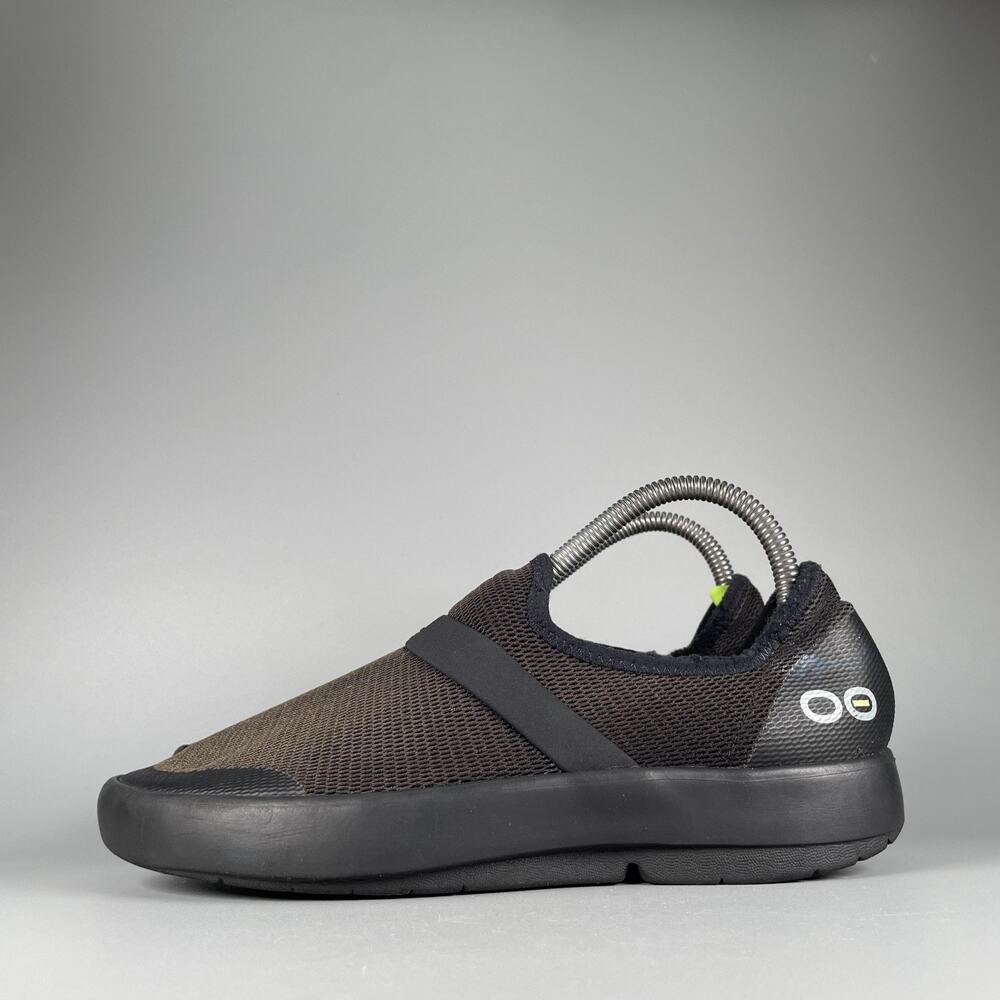 OOFOS OOmg eeZee Low Women's 10 Black Slip On Comfort Sneaker Recovery Shoes
